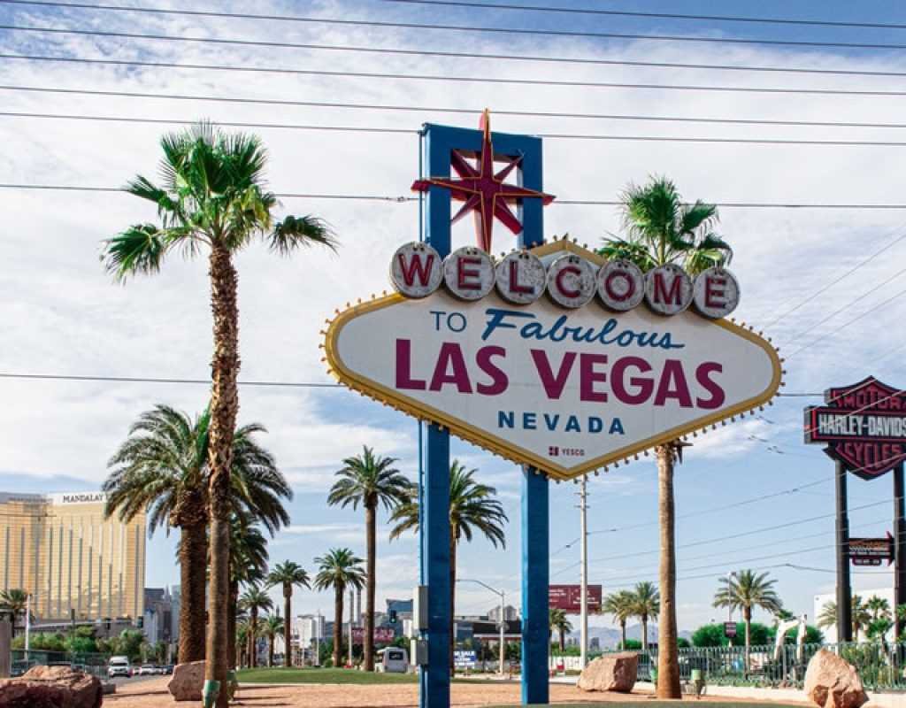 Las vegas sign on the stripp