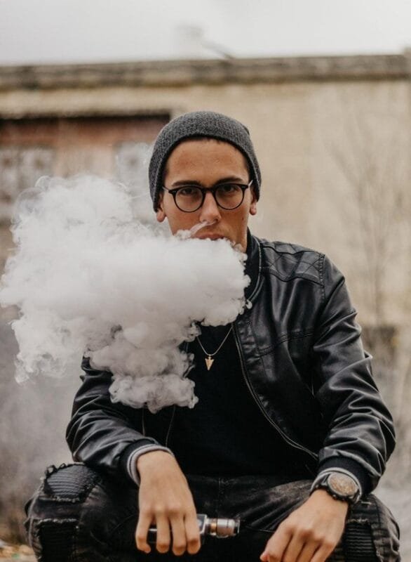 A man vaping